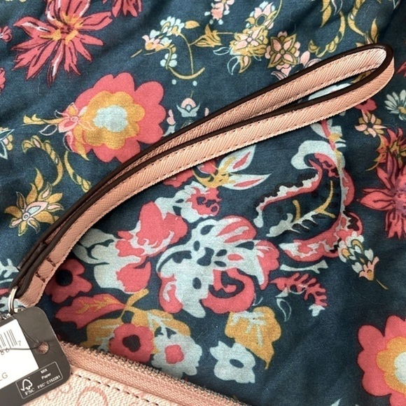 Brand New Guess Los Angeles Rose Pink Large Zippered Rothenberg Clutch Wristlet - Picture 7 of 13